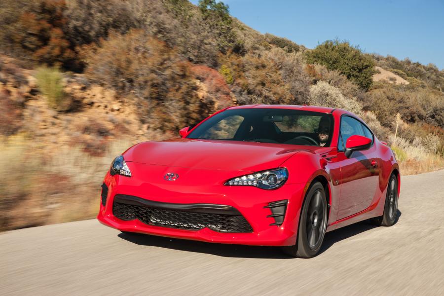  Toyota GT 86 2016 года  (US) (фото 14 из 30)